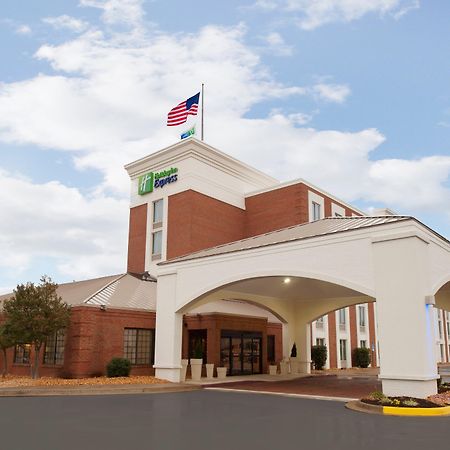 Holiday Inn Express Fredericksburg - Southpoint By Ihg Exterior photo