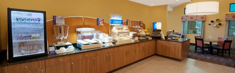 Holiday Inn Express Fredericksburg - Southpoint By Ihg Exterior photo