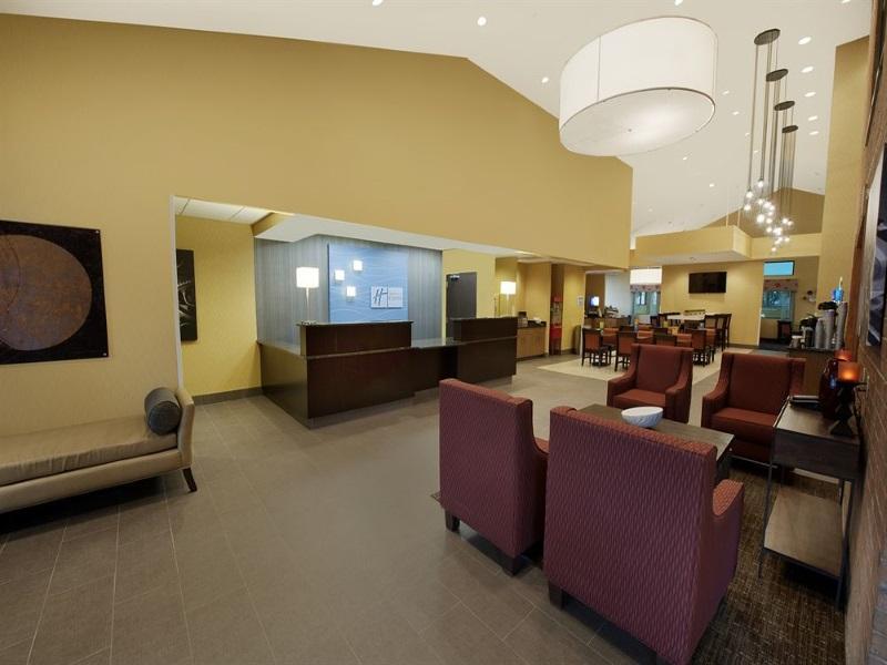 Holiday Inn Express Fredericksburg - Southpoint By Ihg Exterior photo