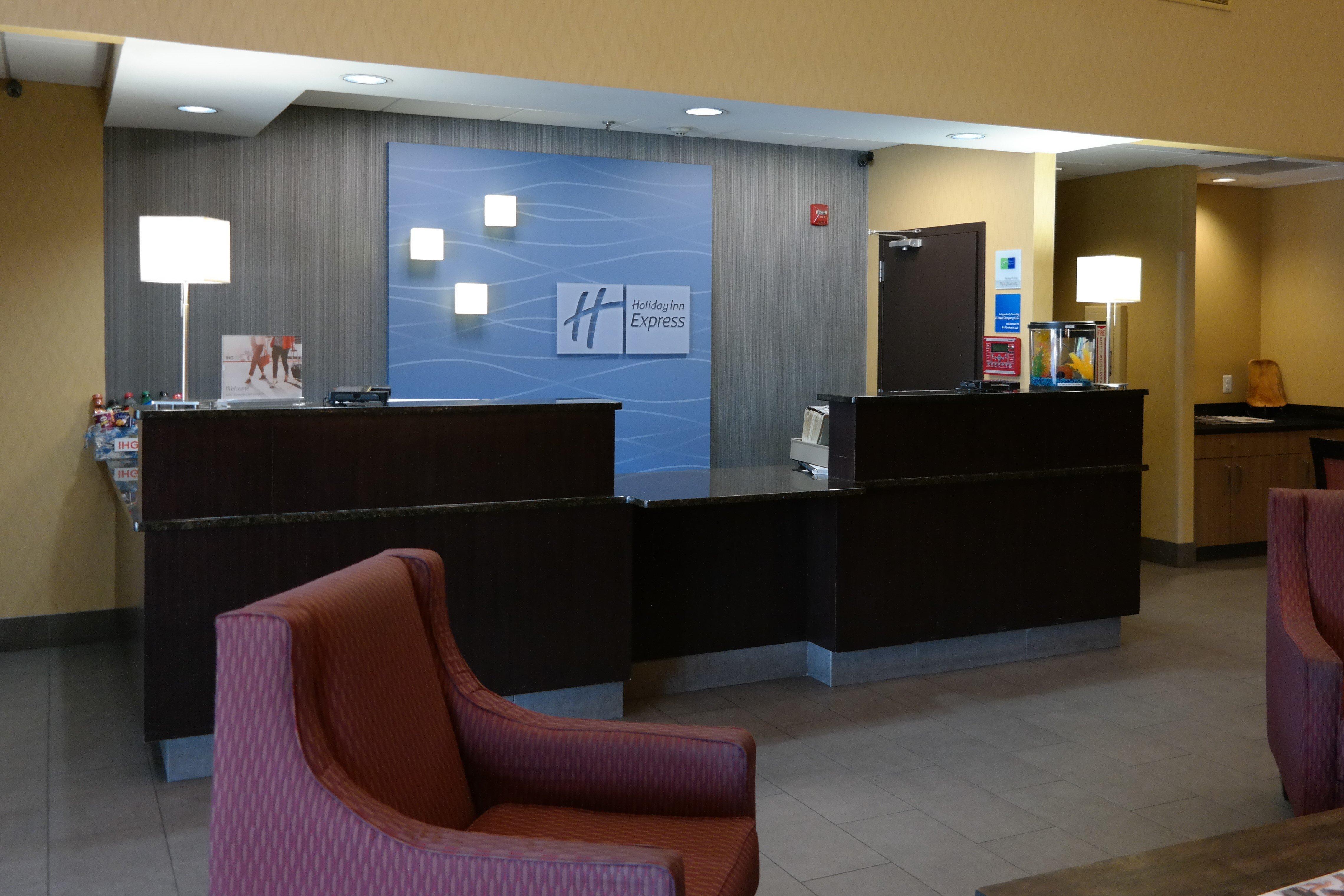 Holiday Inn Express Fredericksburg - Southpoint By Ihg Exterior photo