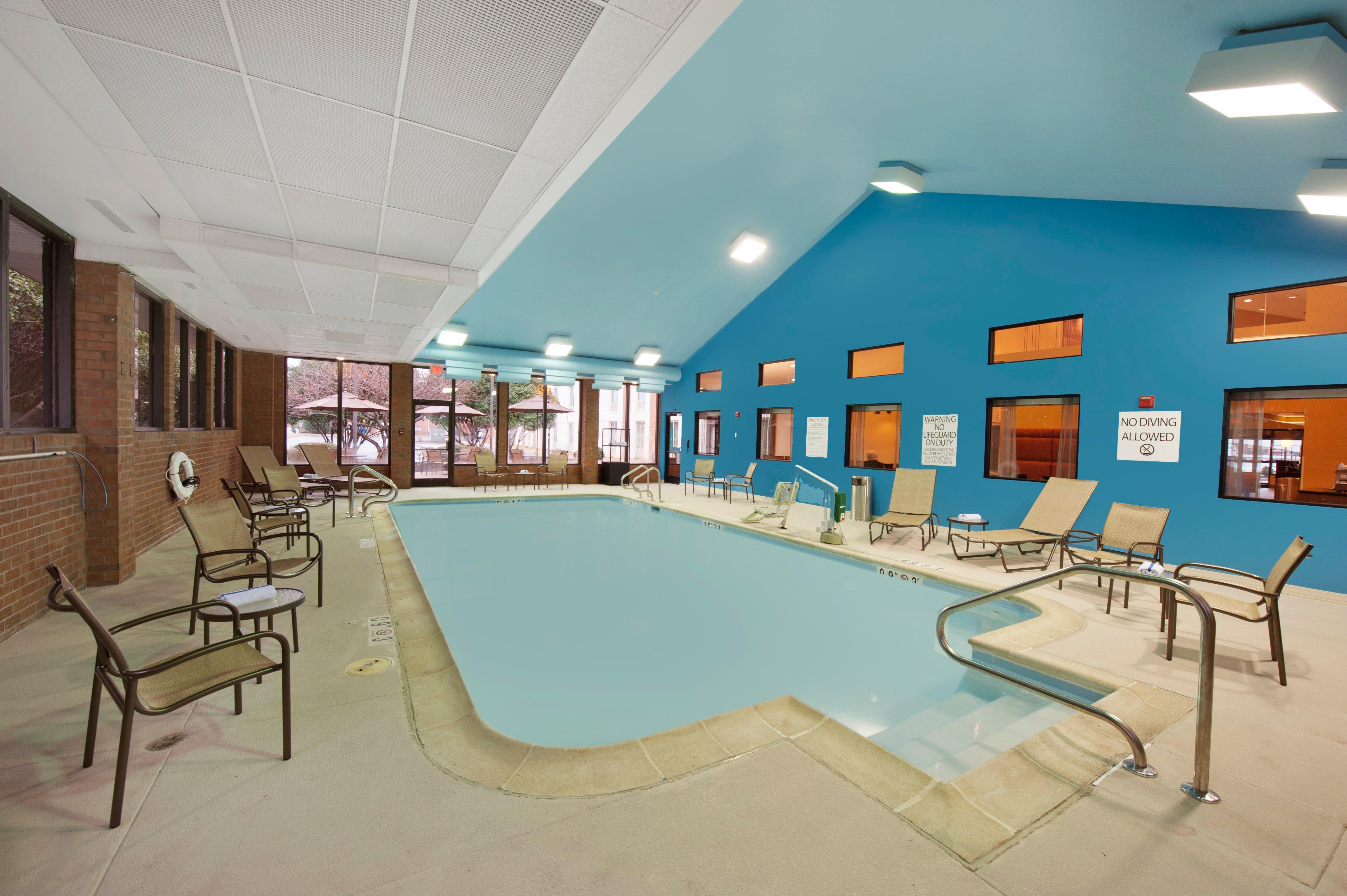 Holiday Inn Express Fredericksburg - Southpoint By Ihg Exterior photo
