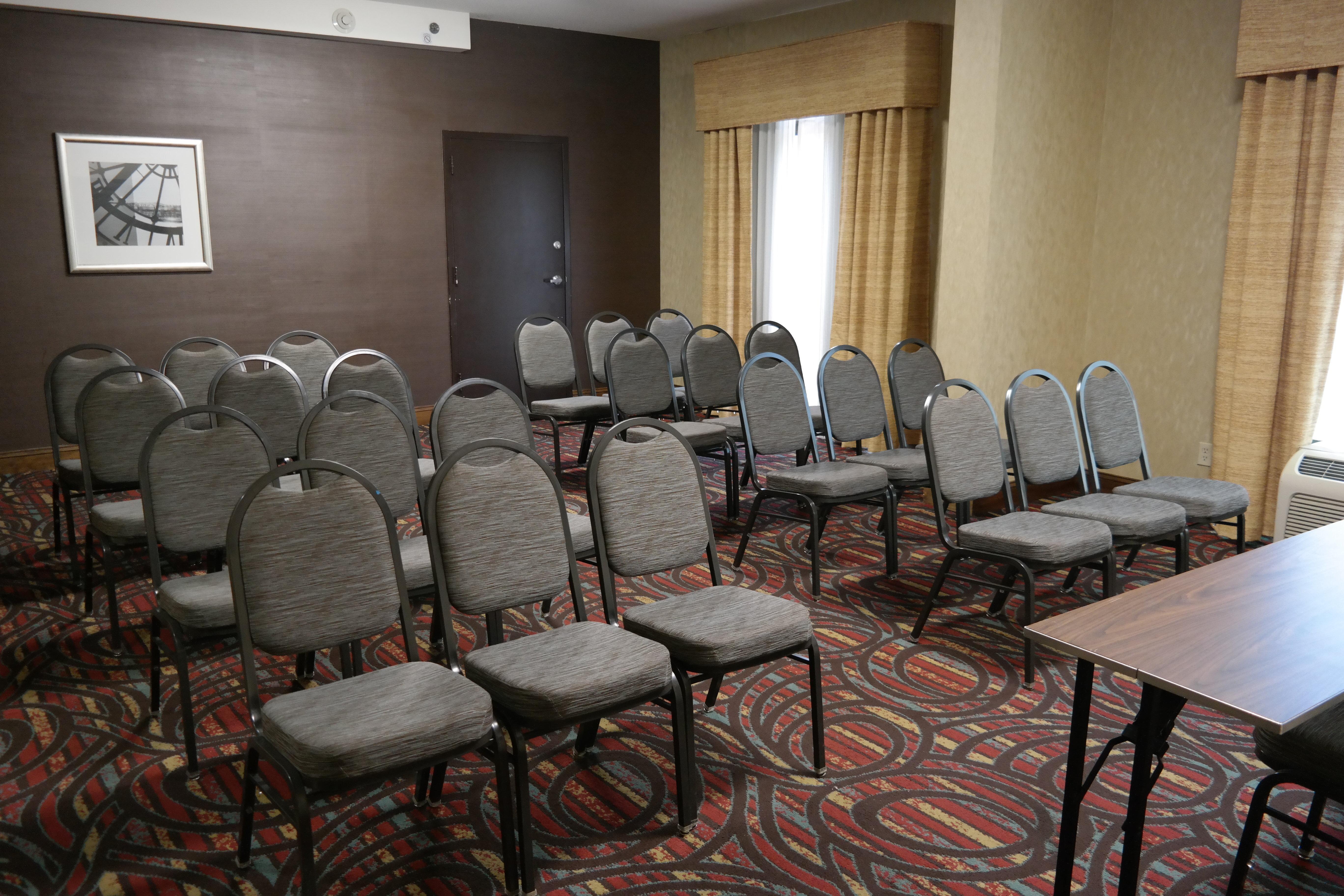 Holiday Inn Express Fredericksburg - Southpoint By Ihg Exterior photo