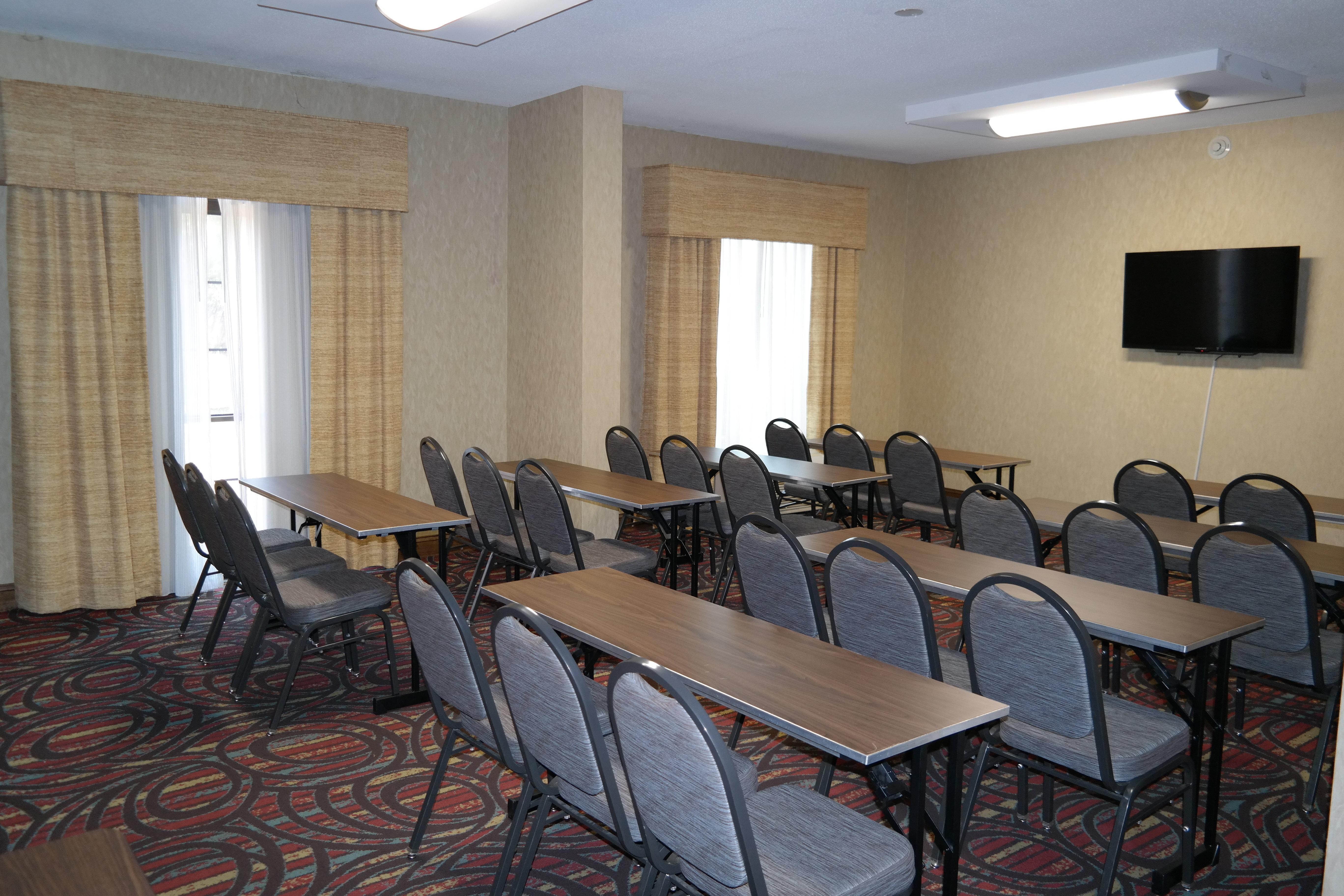 Holiday Inn Express Fredericksburg - Southpoint By Ihg Exterior photo