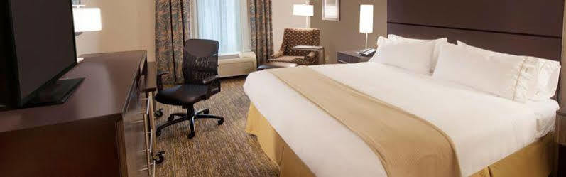 Holiday Inn Express Fredericksburg - Southpoint By Ihg Exterior photo
